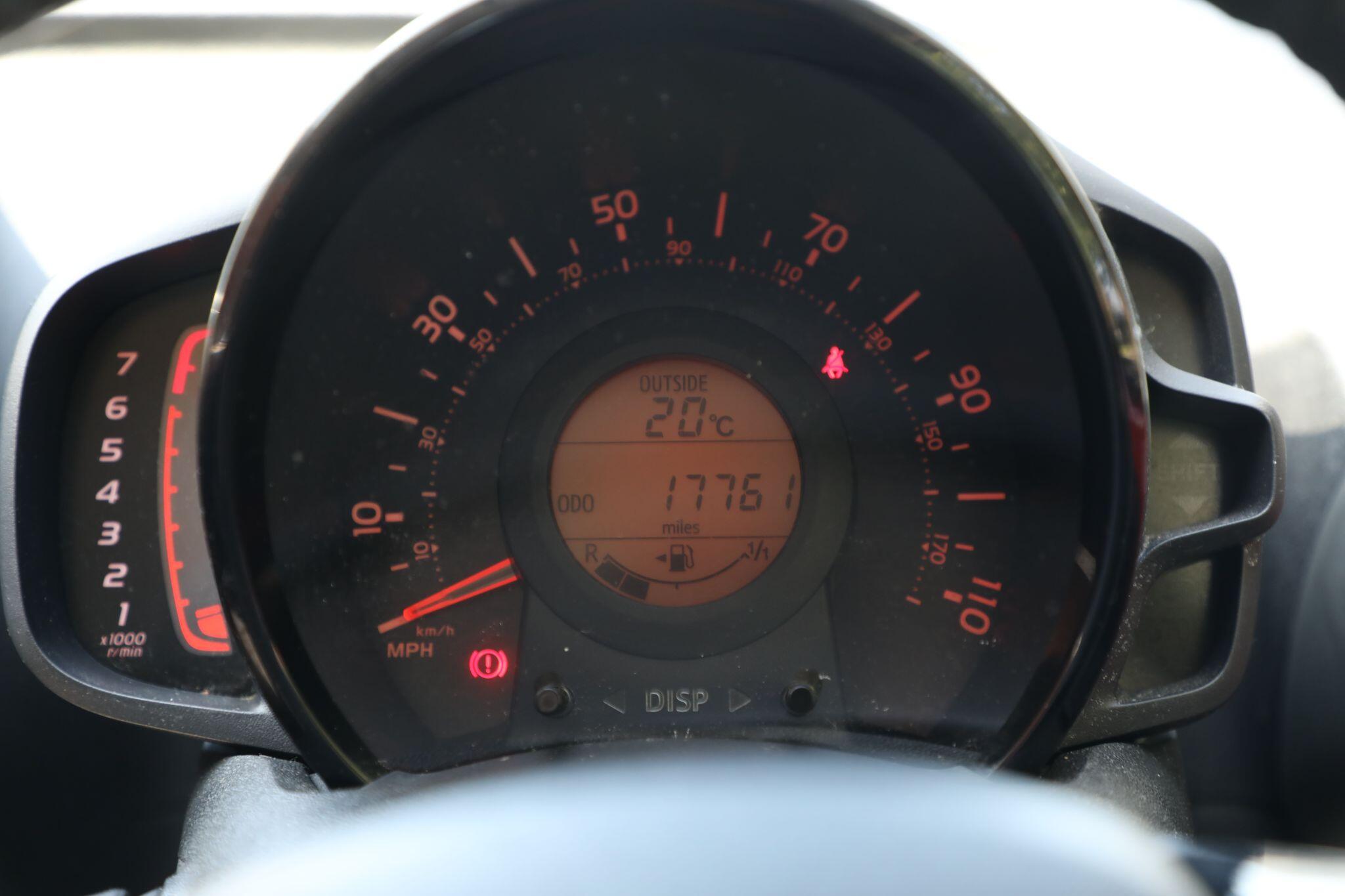 Large vehicle image